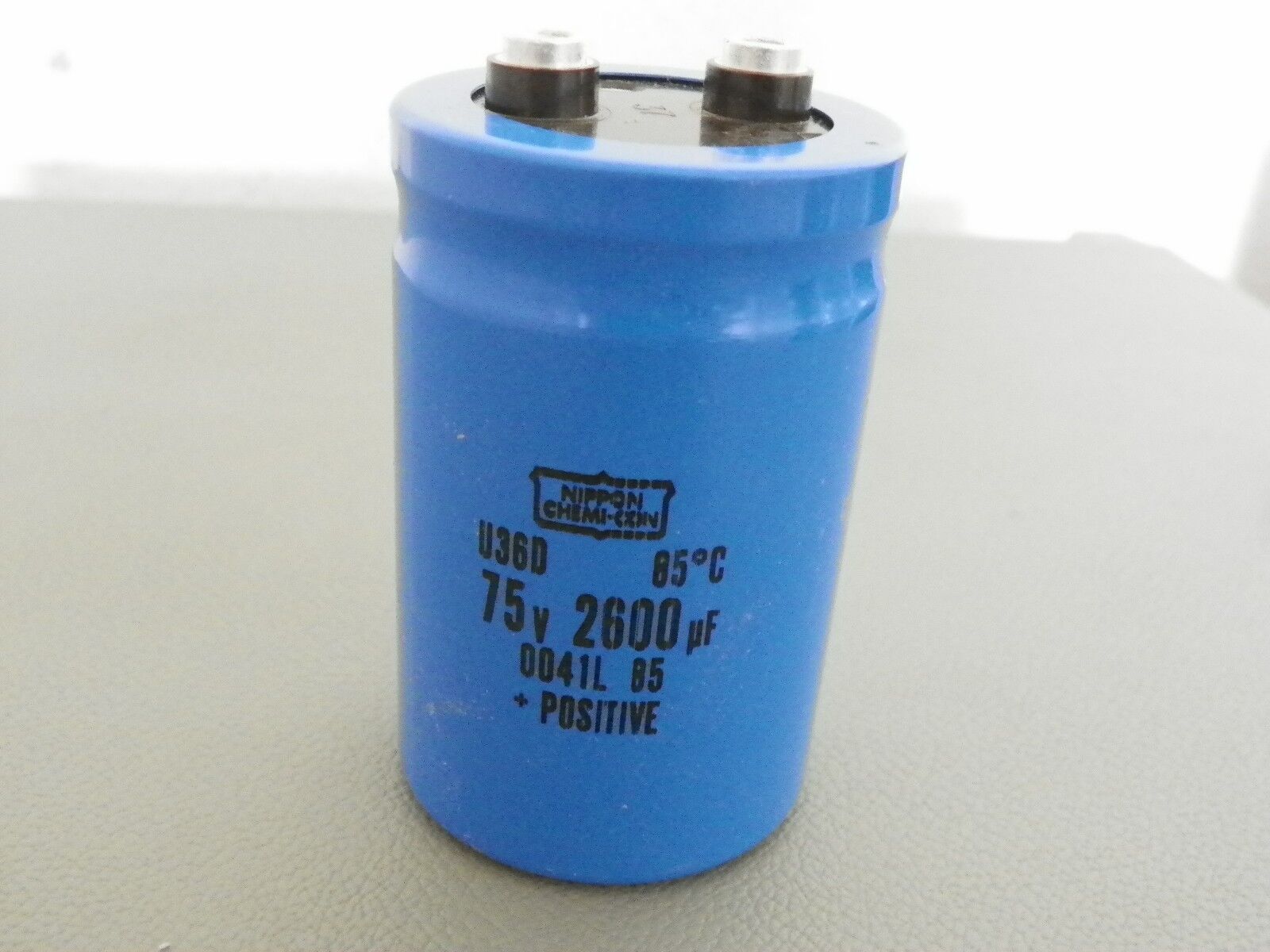 Lot of 4 of U36D75LG262T51X79HPF, 2600UF 75V 85ºC NIPPON Electrolytic Capacitor Lot of 4 of U36D75LG262T51X79HPF, 2600UF 75V 85ºC NIPPON Electrolytic Capacitor